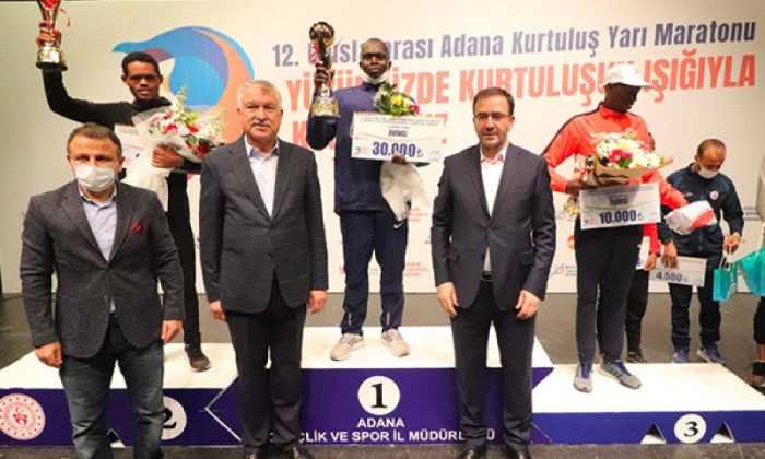 Adana’da Kurtuluş Yarı Maratonu Heyecanı Yaşandı