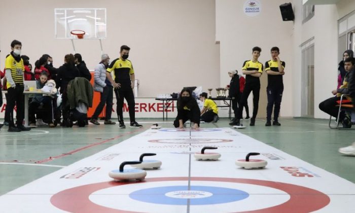 Karaman’da Düzenlenen Floor Curling Müsabakaları Sona Erdi
