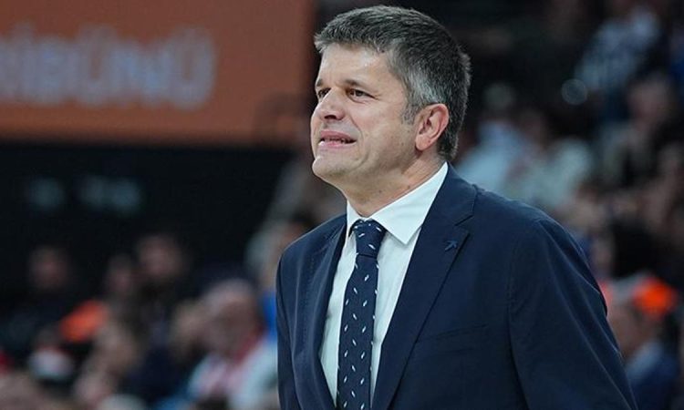 Anadolu Efes, Olympiakos’u Dramla Yendi!