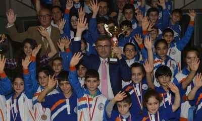 Başkan Türkmen, genç sporcuları ödüllendirdi