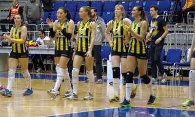 Fenerbahçe ve Halkbank son haftaya’da lider girdi