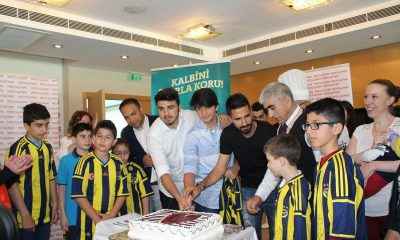 Fenerbahçeli futbolcular, küçük kalp hastalarıyla buluştu