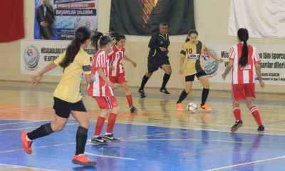 Futsal yarı final müsabakaları başladı