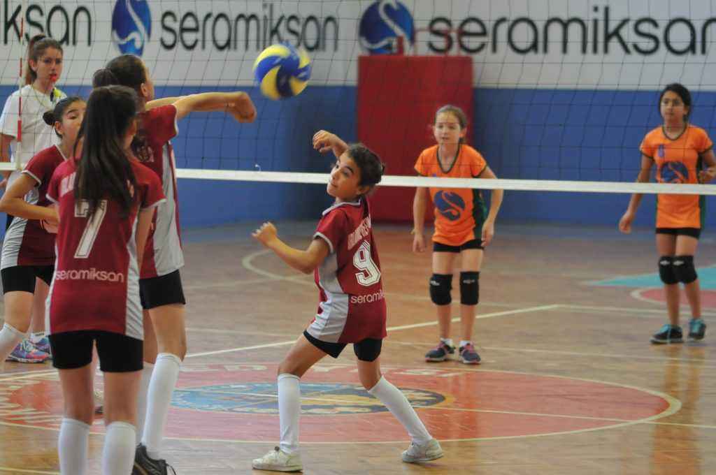 Okullar arası mini voleybol turnuvası başlıyor