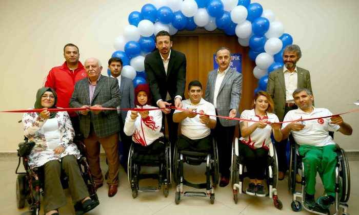 Bağcılar’da Paralimpik Spor Salonu hizmete açıldı