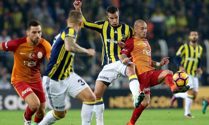 Sosyal medyanın gündemi Fenerbahçe-Galatasaray maçı oldu