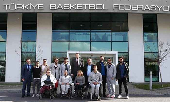 Hidayet Türkoğlu ve Ömer Onan Engelli Sporcuları ağırladı