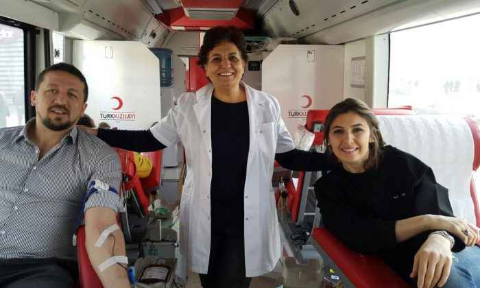 TBF Başkanı Hidayet Türkoğlu ve eşi kan verdiler
