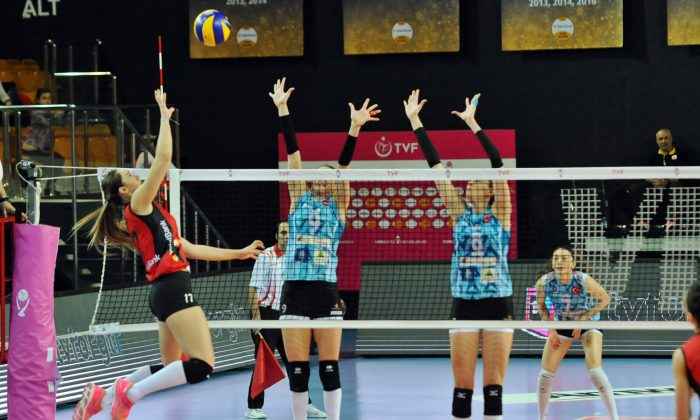 Vakıfbank Bursa’yı puansız yolladı