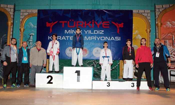 Karamanlı Karateciler Antalya’da parladı