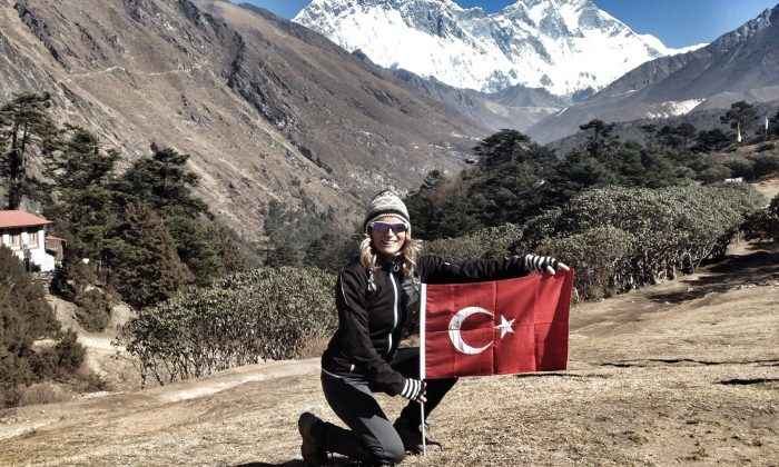 Türk bayrağı Everest’te dalgalandı