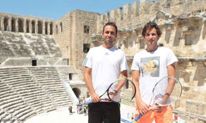 Aspendos’ta tenis gösterisi   