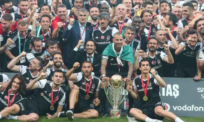 Beşiktaş şampiyonluk kupasını aldı