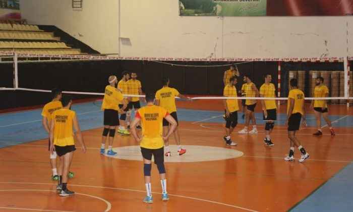 Arhavi Belediyesi GSK voleybol takımı lige hazırlanıyor   