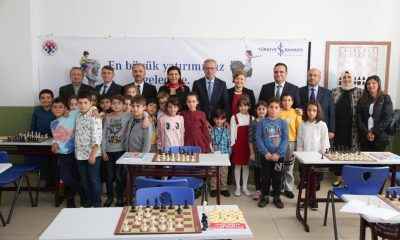 İş Bankası 20 bininci satranç sınıfını açtı   