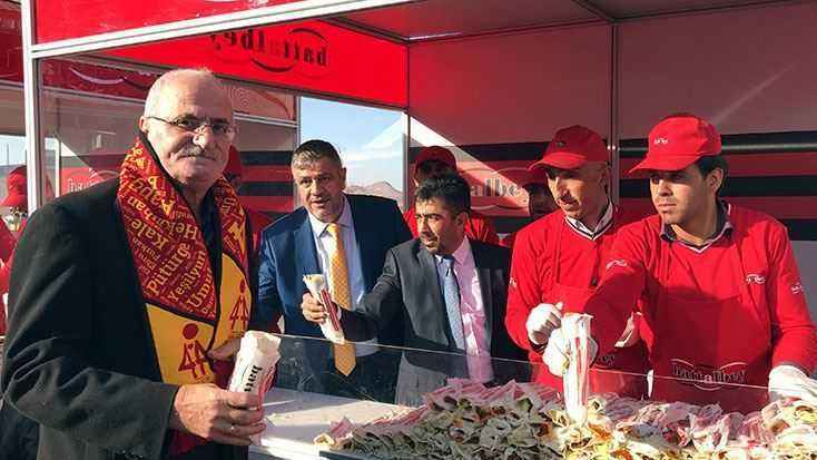 Statta 27 bin 44 çiğ köfte dağıtıldı