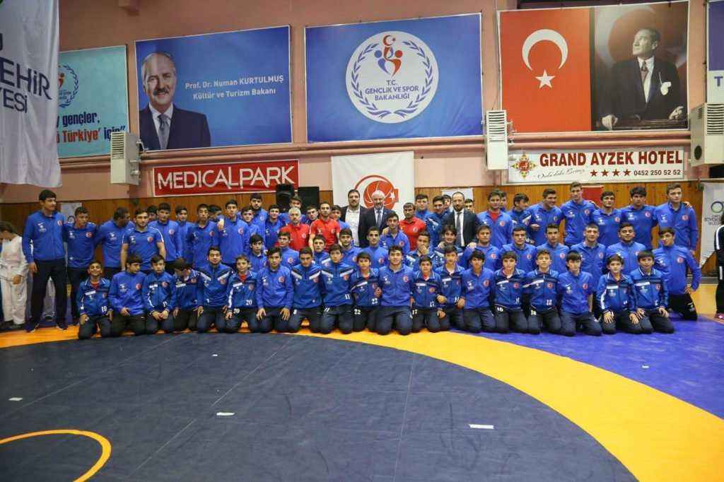 Ordu Büyükşehir Belediyesi güreş takımını kurdu   