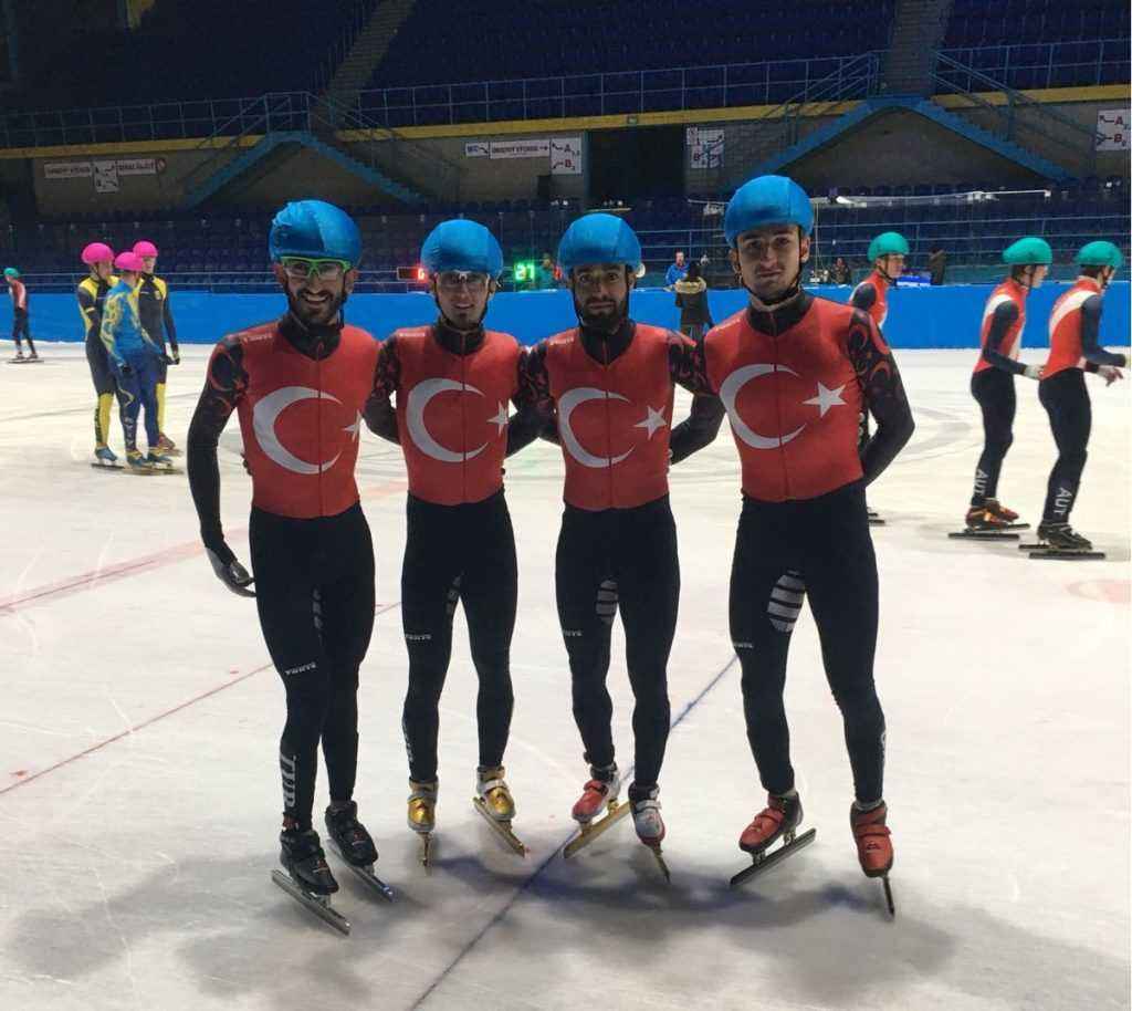 Buz pateninde gümüş madalya   