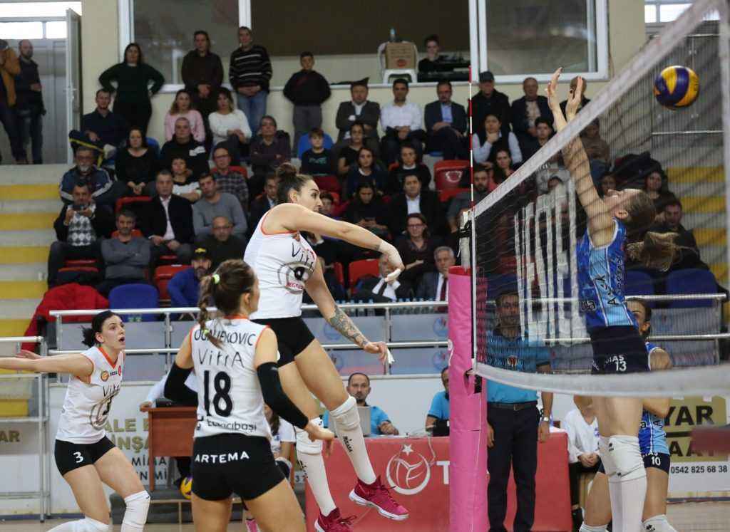 Lider, deplasmanda da galip!