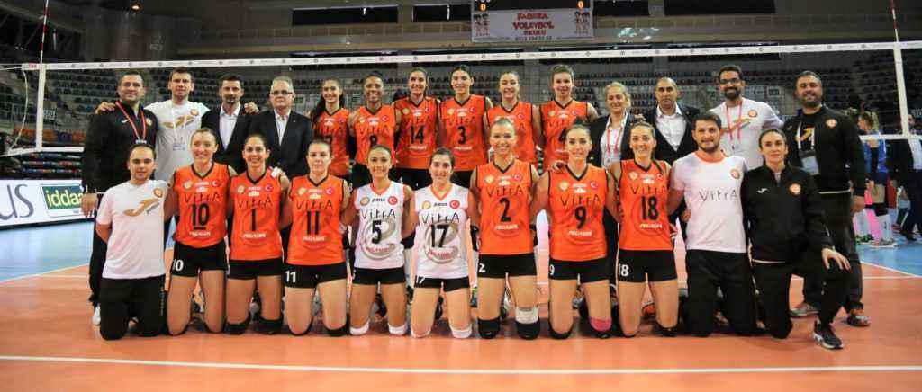 Lider, sahaya çıkıyor
