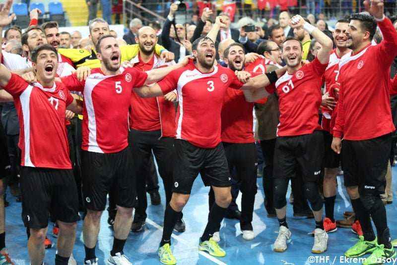 A Milli Hentbol Takımı, Hollanda’yı 30-27 yendi   