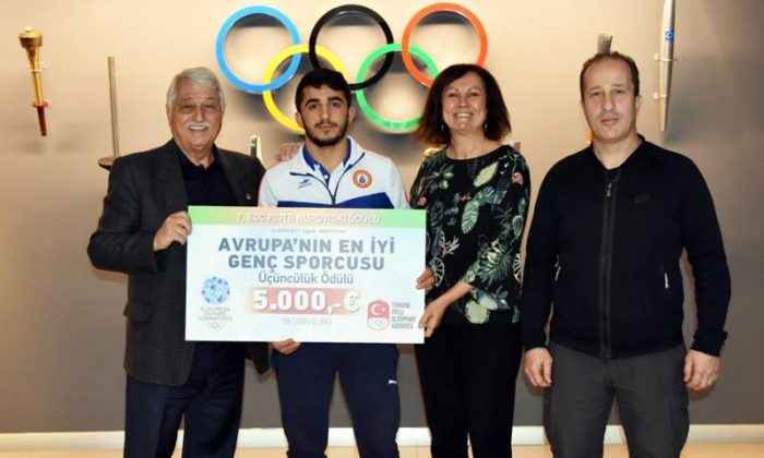 Mihraç Akkuş’a “Avrupa’nın en iyi genç sporcusu” ödülü      