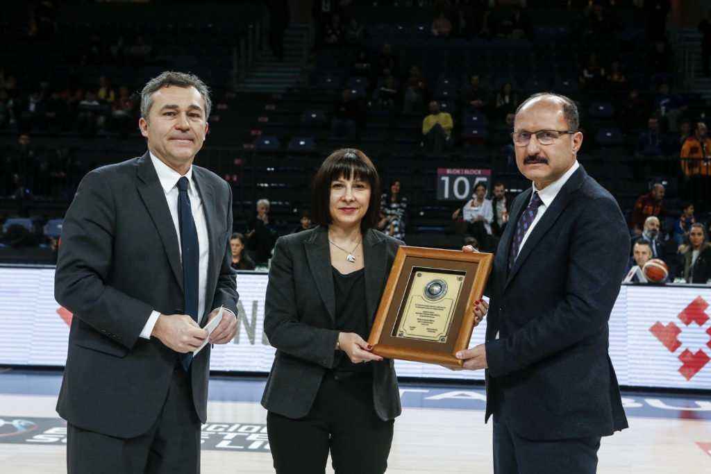 Osman Solakoğlu ödülü sahibine verildi