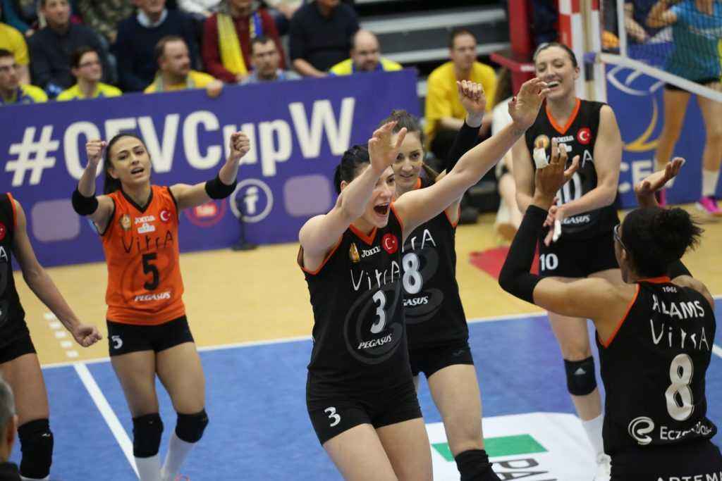 Eczacıbaşı VitrA, CEV Kupası’nda final yolunda   