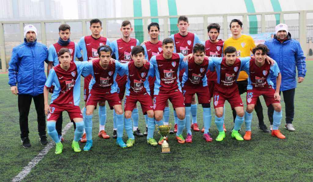 Şampiyon Trabzonspor kupasını aldı
