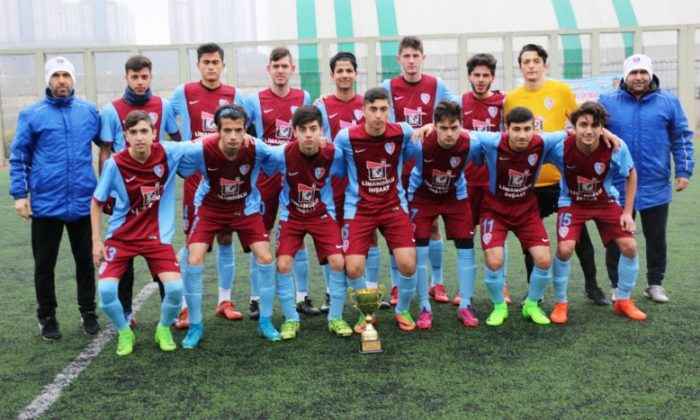 Şampiyon Trabzonspor kupasını aldı