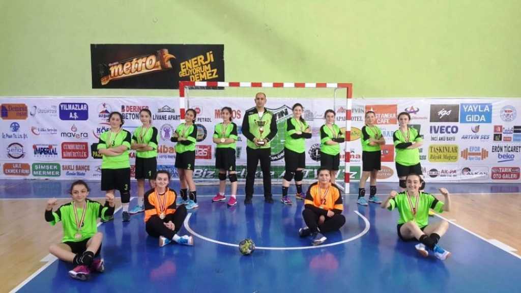 7 Mart spor kulübü hentbol takımından büyük başarı   