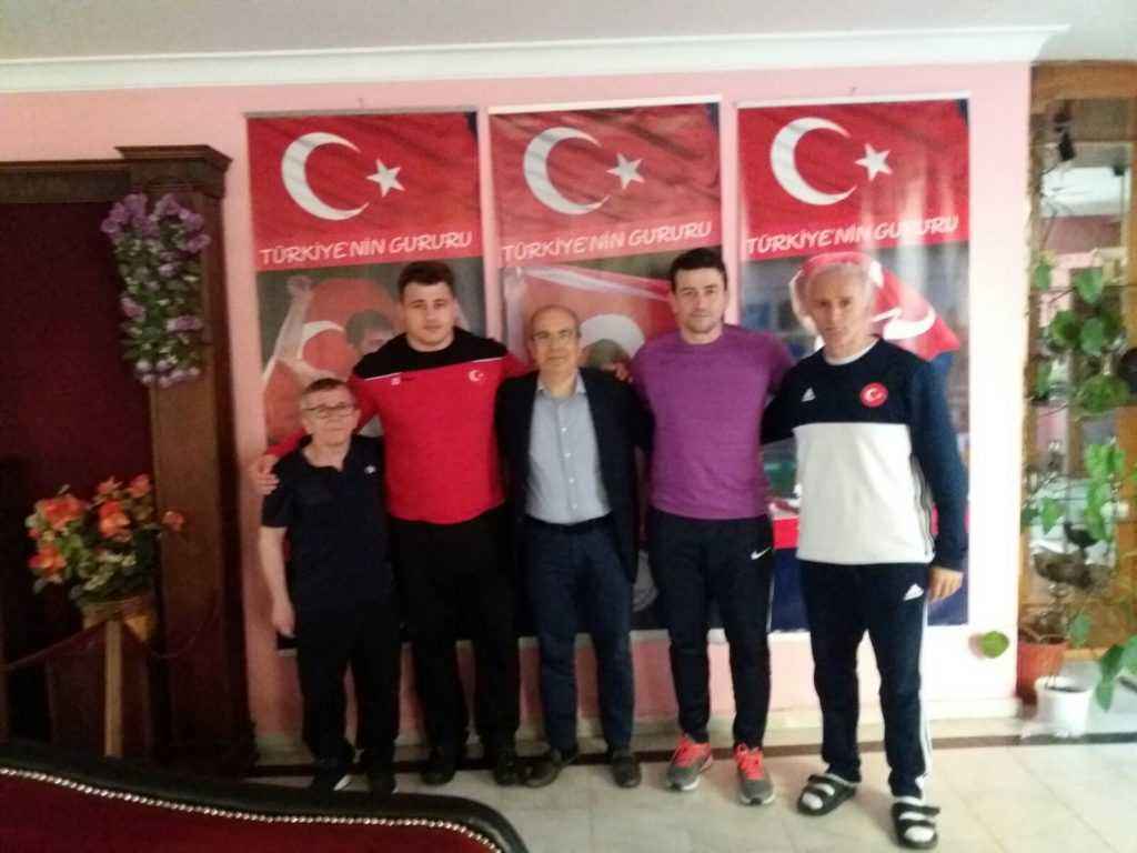 Kocakaya’dan millilere destek ziyareti      