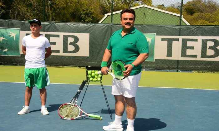 Bülent Serttaş’tan tenis dersi