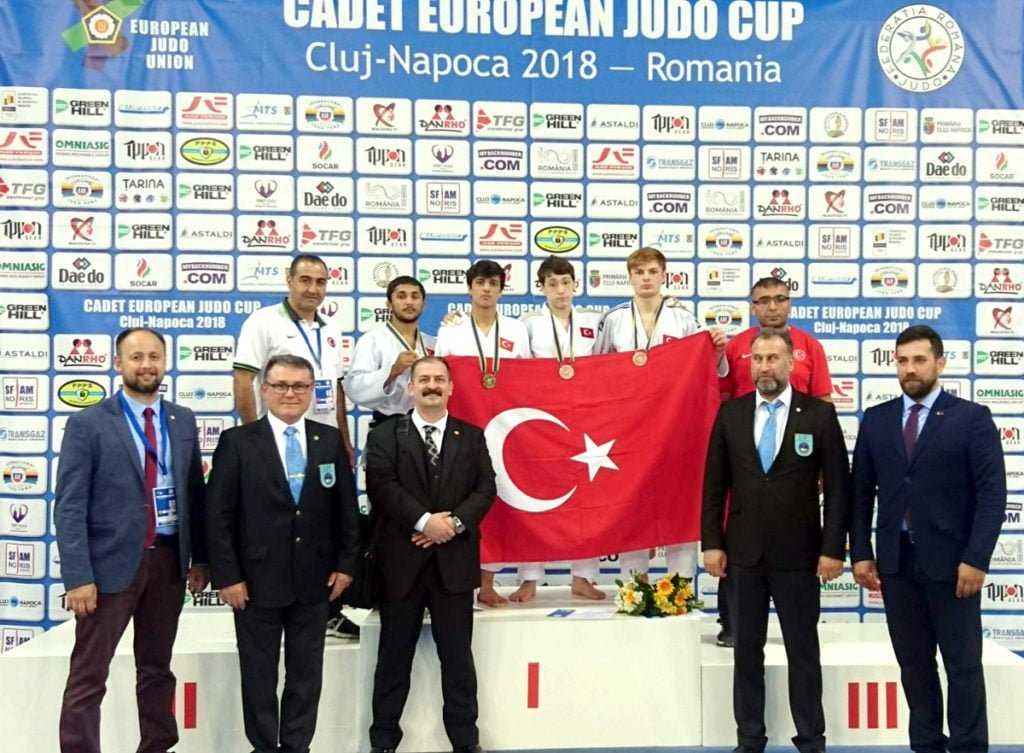 Romanya’da madalya rüzgarı