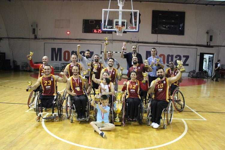 Tekerlekli sandalyede şampiyon Galatasaray