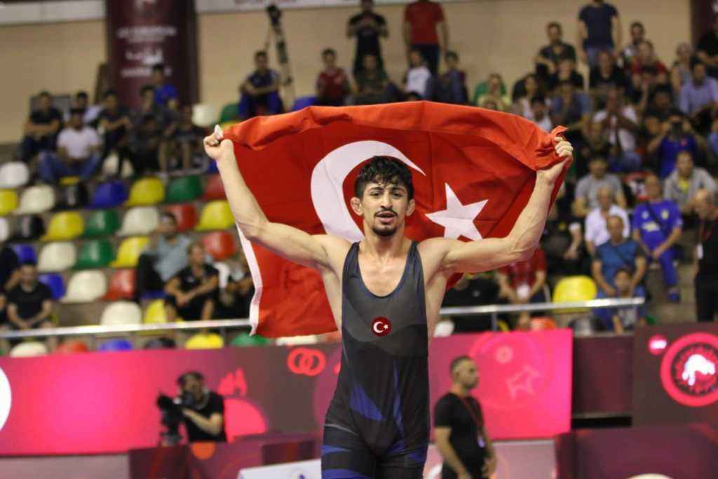 Kerem Kamal’dan altın madalya   