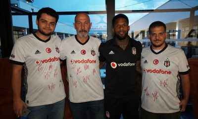 Vodafone KaraKartallılar Beşiktaş’ı Slovakya kampında ziyaret etti