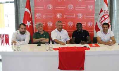 Antalyaspor’da Aly Cissokho, imzaladı   
