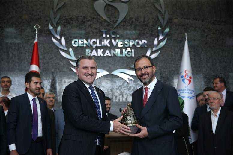 Gençlik ve Spor Bakanlığında devir teslim