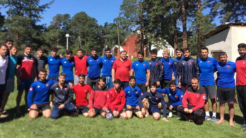 Başkan Aydın’dan, Genç Güreşçilere ziyaret   