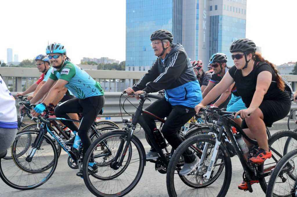 Bisikletle 3 Saatte 50 KM yol yaptı