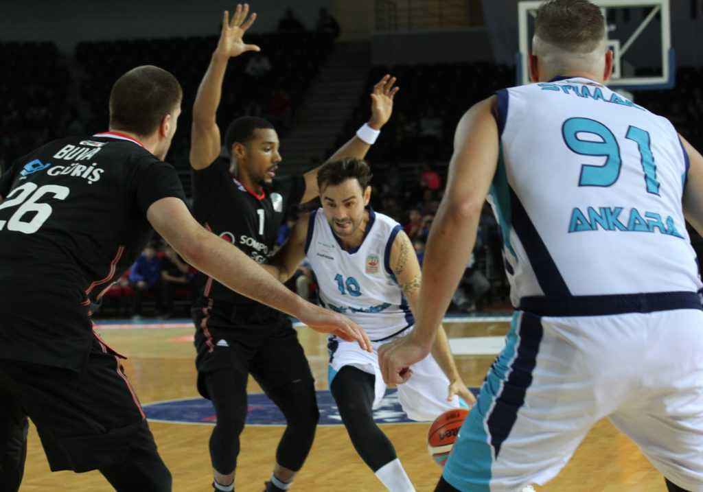 Türk Telekom evinde Beşiktaş’ı devirdi: 74-66
