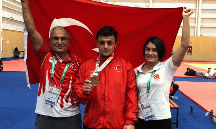 Ö. Kemal Aydın, bronz madalyanın sahibi