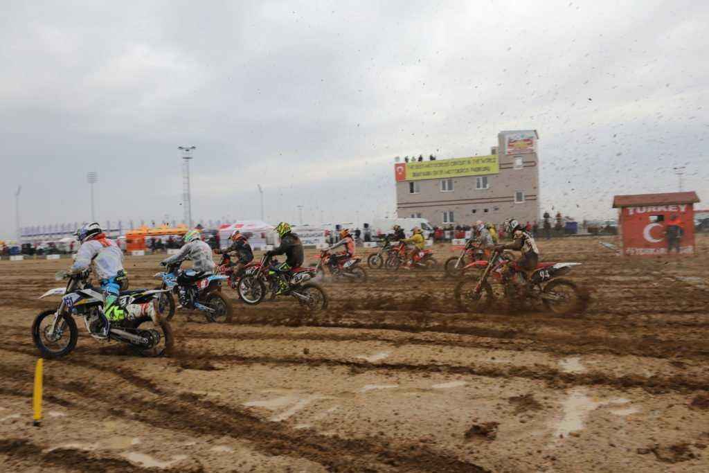 Türkiye Motokros Şampiyonası finali nefes kesti   