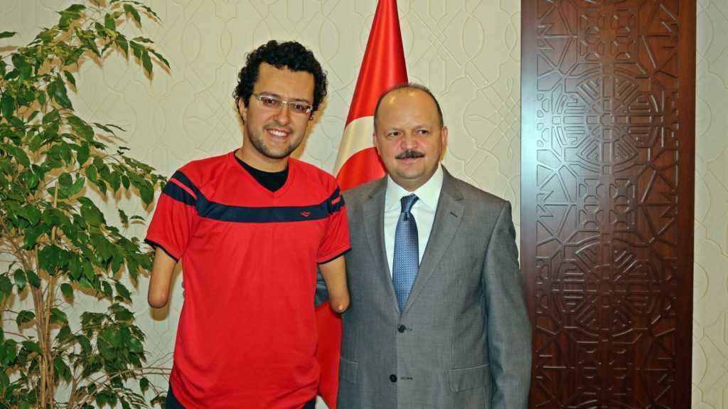 Engelli Milli Yüzücü Hamit Demir ‘den Dallı’ya ziyaret   