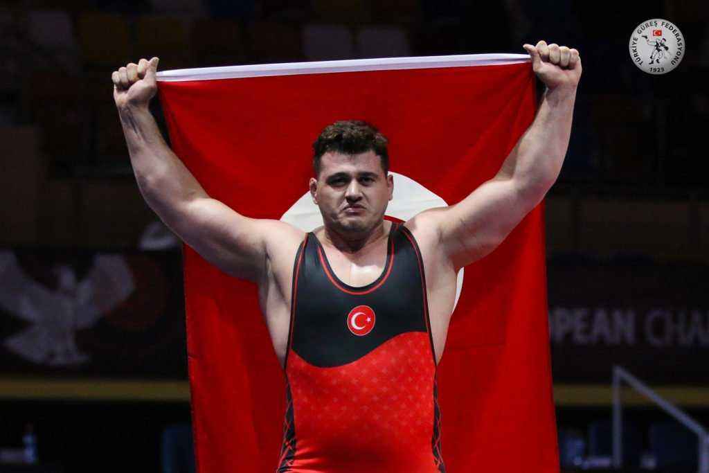 Rıza Kayaalp’den rakiplerine gözdağı