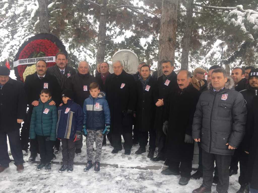 Efsane güreşçi Yaşar Doğu mezarı başında anıldı   