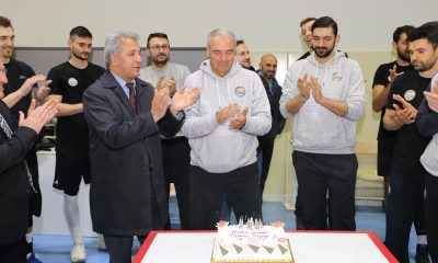 Ahmet Kavaz’a doğum günü sürprizi