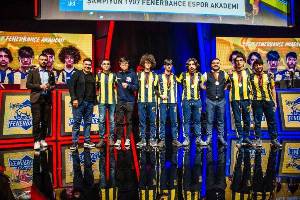 Akademi Ligi’nde şampiyon 1907 Fenerbahçe Espor  