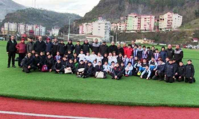 Borçka Trabzon Spor Okulun Karnesine tam not   